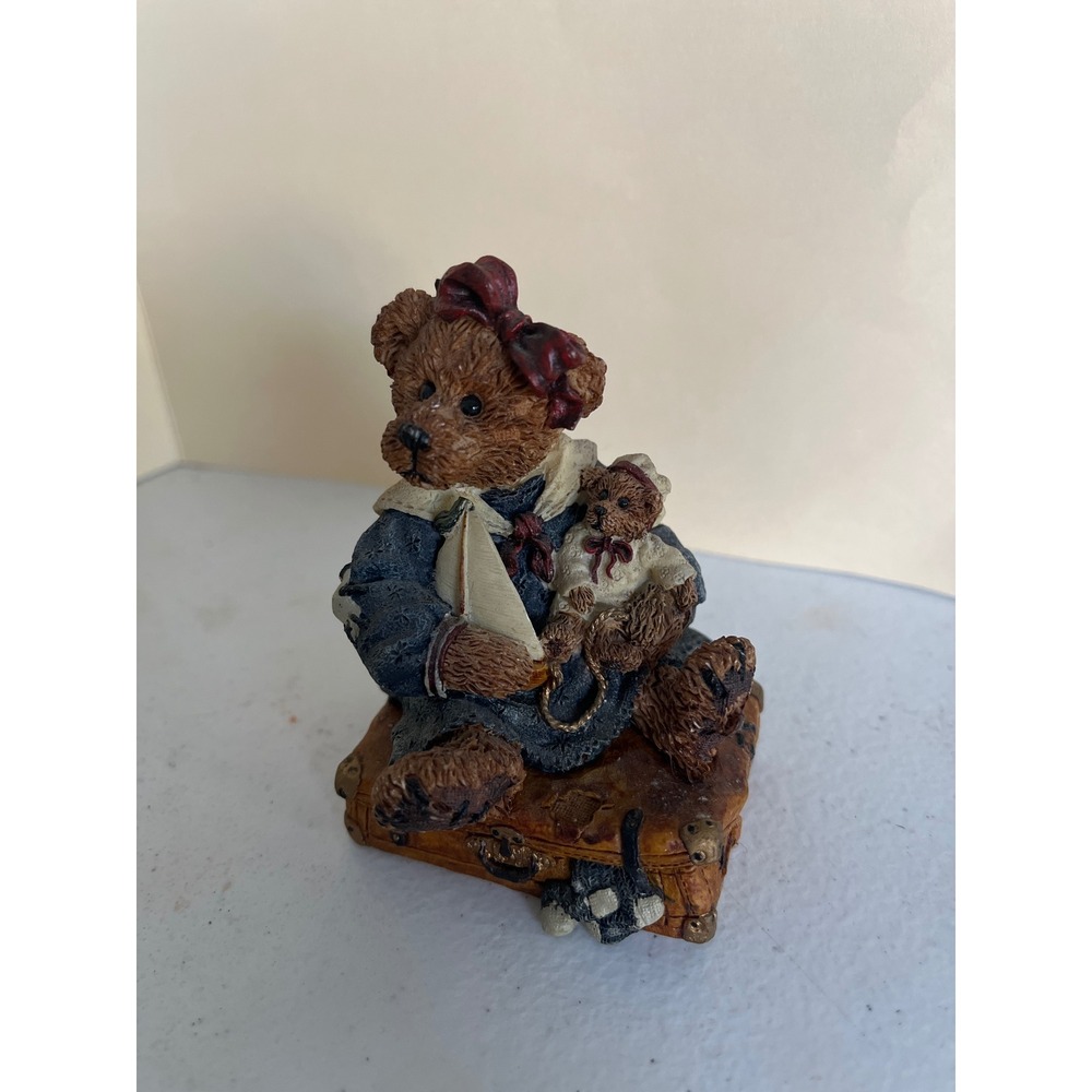 Boyds Bears & Friends Bailey Bear with Suitcase Figurine 2000 Vintage 1993